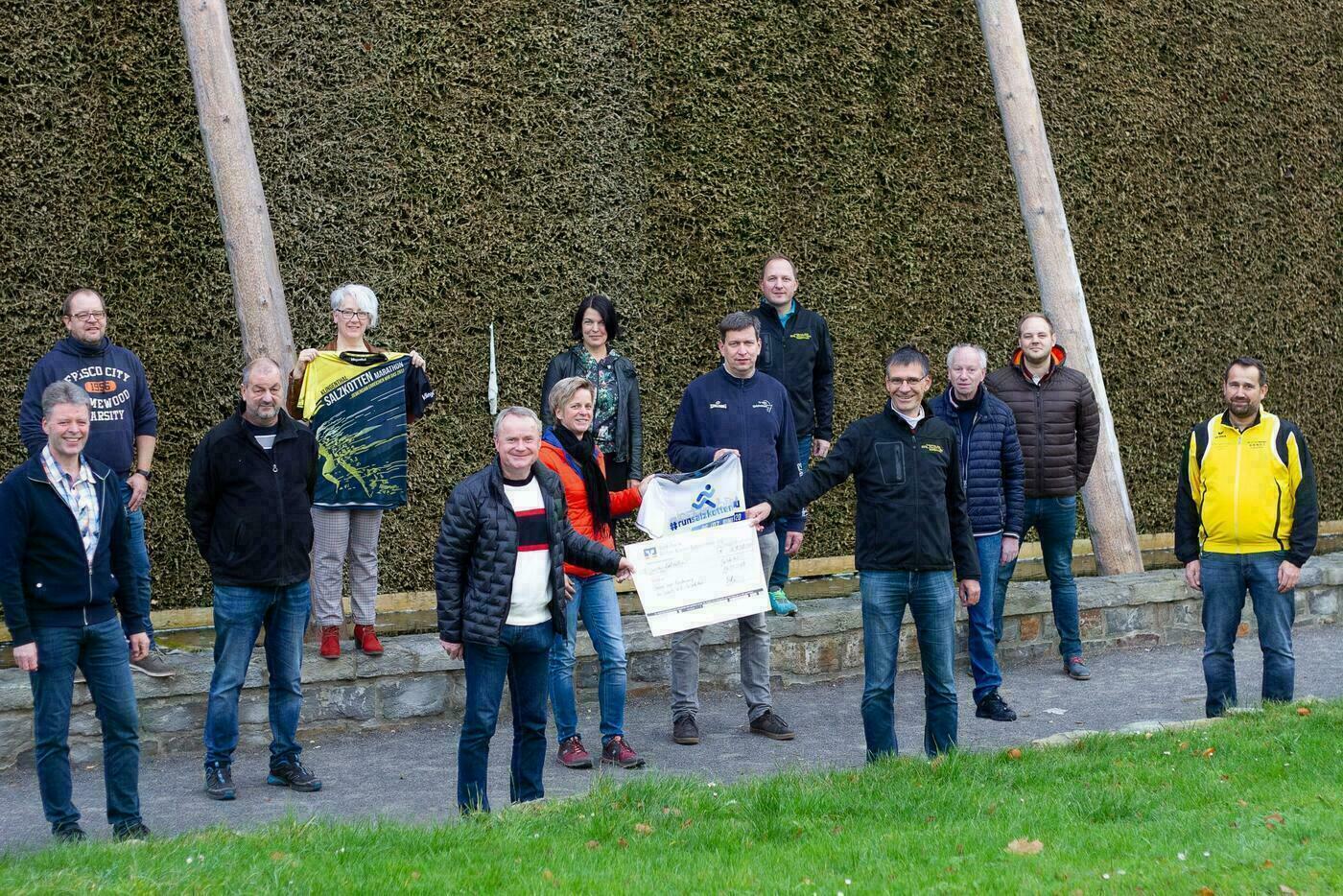 Scheckübergabe 2020