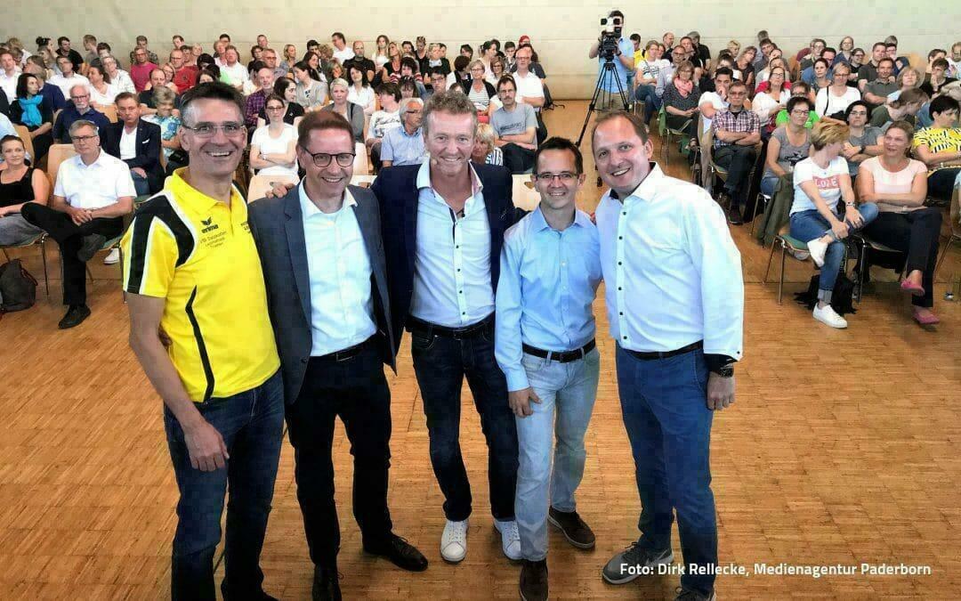 Michael von Kunhardt im Begleitprogramm der VHS vor Ort des Salzkotten Marathons